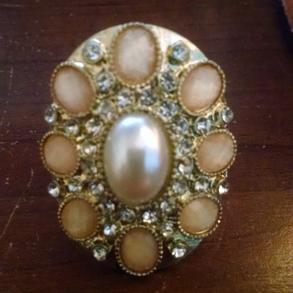 Elegant Faux Pearls Rhinestones Fashion Ring